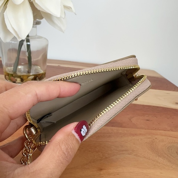 NWT Coach Leather Zip Card Case - Picture 6 of 6